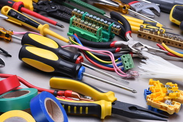 Tools and accessories used in electrical installations