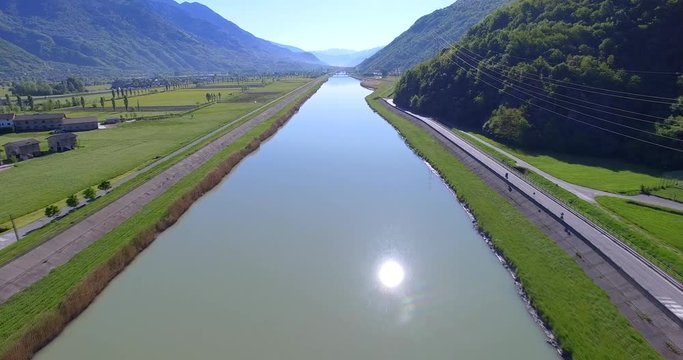 Aerial 4k - Valtellina (IT) - Invaso di Ardenno visto verso est