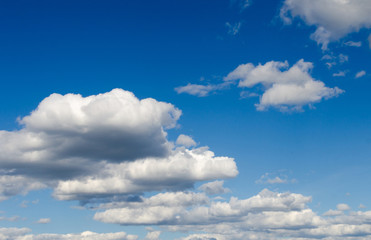 Fototapeta premium Sunny day with white clouds