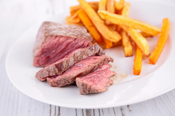 Fototapeta premium beef and french fries