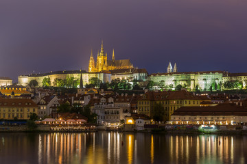 Fototapeta na wymiar Castle by night in Prague, Czech Republic.