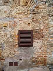 vent in wall