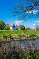 Fototapeta premium Zwickauer Mulde mit Schloss Osterstein