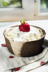 Cottage cheese with sour cream