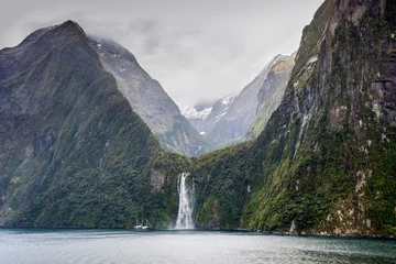 Schilderijen op glas Milford Sound Fjord - South Island of New Zealand © Val Traveller