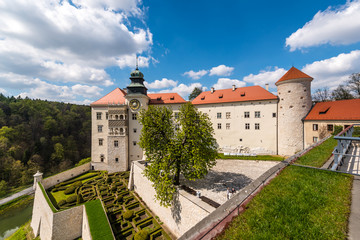Naklejka premium Castle Pieskowa Skala near Krakow, Poland