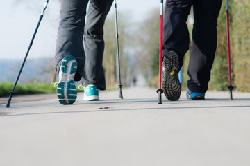 bewusstes gehen bei nordic walking