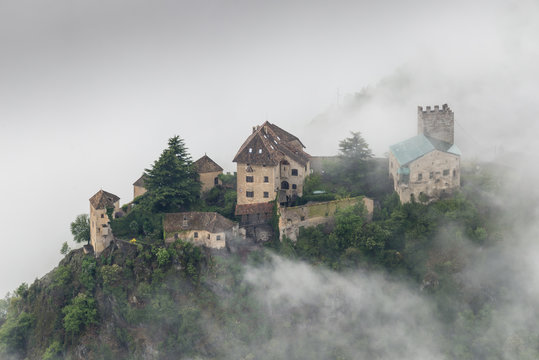 Juval im Nebel