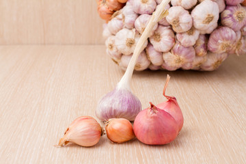 close-up red onion and garlic