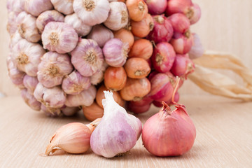 close-up red onion and garlic