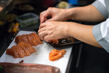 arrange salmon sashimi
