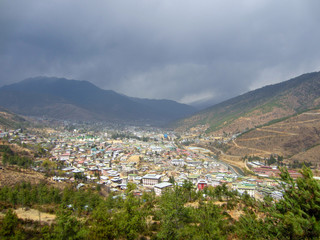 Fototapeta na wymiar Bhutan city in a valley 