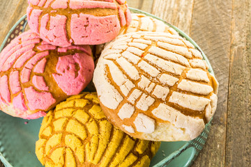 Multicolored pan dulche