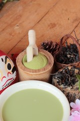 Japanese matcha green tea and green tea powder.