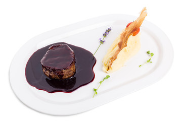 Beef medallion in chianti sauce.