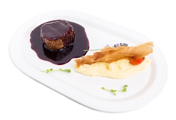 Beef medallion in chianti sauce.