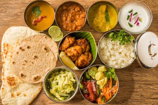 インドの典型的なカレー定食　ミールズ　 Lunch of meals south India