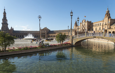 Fototapeta na wymiar canal y puente - plaza de España