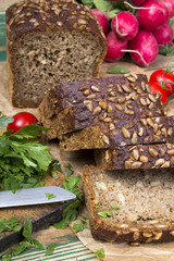 wholemeal bread with sunflower seeds and delicious fresh vegetables