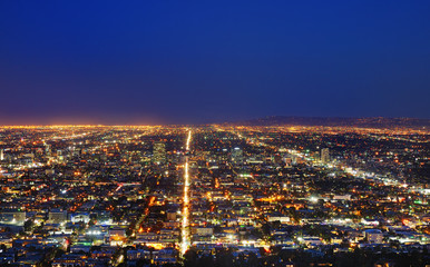 Fototapeta na wymiar View of Los Angeles skyline at night