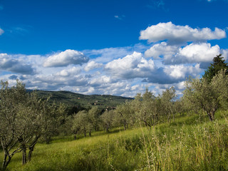 Toscana,nuvole sulle colline della Toscana.