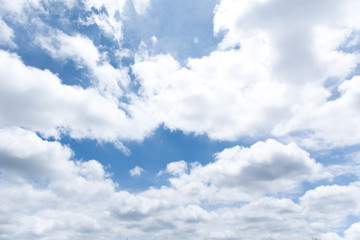 Obraz na płótnie Canvas 雲と青い空
