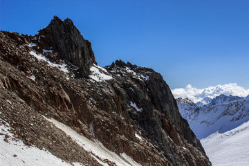 Skały w Alpach © arkezz