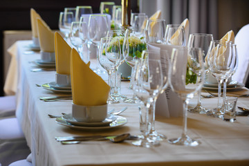 tischdekoration bei einer hochzeitsfeier