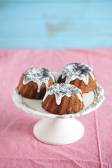 Poppyseed bundt cakes with white chocolate