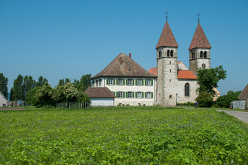 Fototapeta na wymiar D, Bodensee, Insel Reichenau, Kloster Niederzell