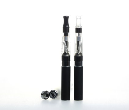 schwarze e-zigaretten mit USB-Anschluß