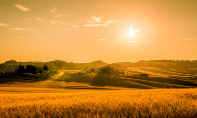 Obraz premium Amazing sunrise in Tuscany