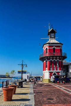 Waterfront mit Uhrturm von 1887