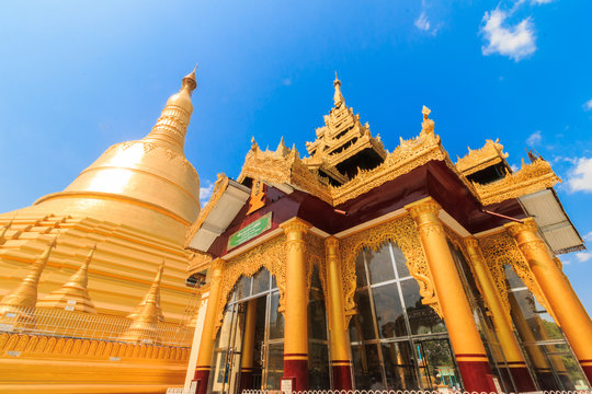 Shwe Maw Daw Pagoda (Shwemawdaw Pagoda), Myanmar or Burma.