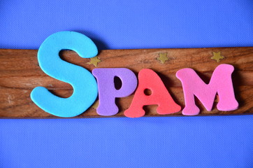 slowo spam na niebieskim tle © czany