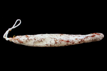 fuet salami auf schwarz