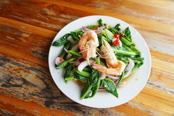 Spicy Kale salad with shrimp