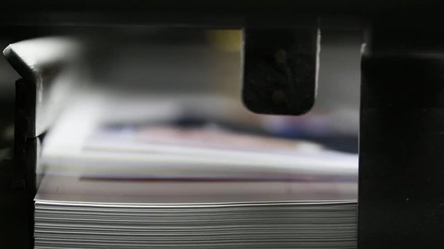 Finished printing products in a printing press