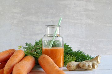 Karotten-Bananen-Smoothie mit Ingwer