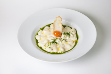 Pasta with crouton and pesto