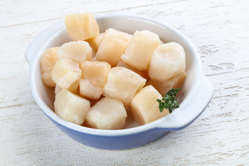 Raw scallops
