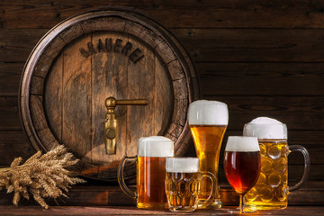 Beer barrel with beer glasses
