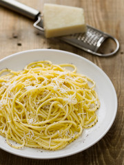 rustic italian pepe e cacio pepper with cheese spaghetti
