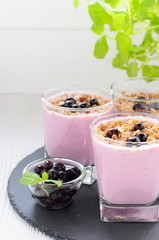 Berry yogurt with muesli