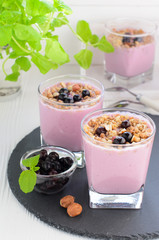 Berry smoothie with oat flakes, black currant