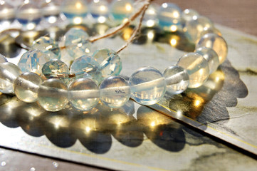 Блики от кристаллов в солнечный день