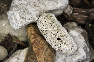 Decoration with stones