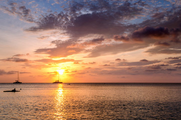 Fototapeta na wymiar Beautiful Seascape in Grand Cayman at Sunset