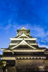 Fototapeta premium Kumamoto Castle at night in Kumamoto, Kyushu, Japan