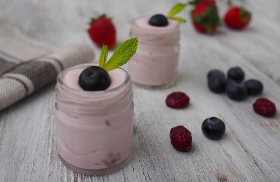Healthy breakfast yogurt with blueberry 